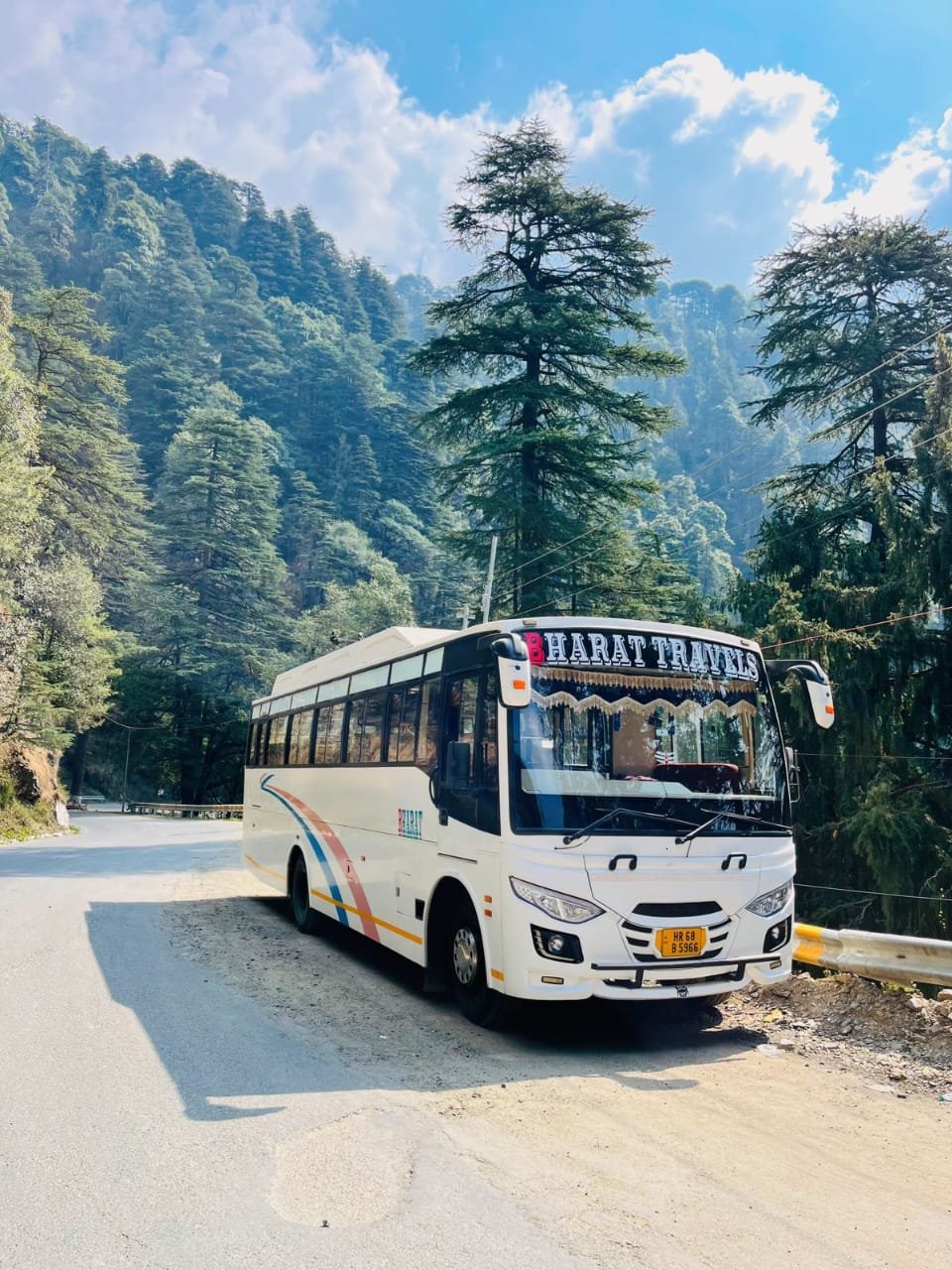 11 Seater Tempo Traveller Hire in Chandigarh