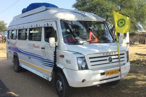 17 Seater Tempo Traveller Hire in Chandigarh
