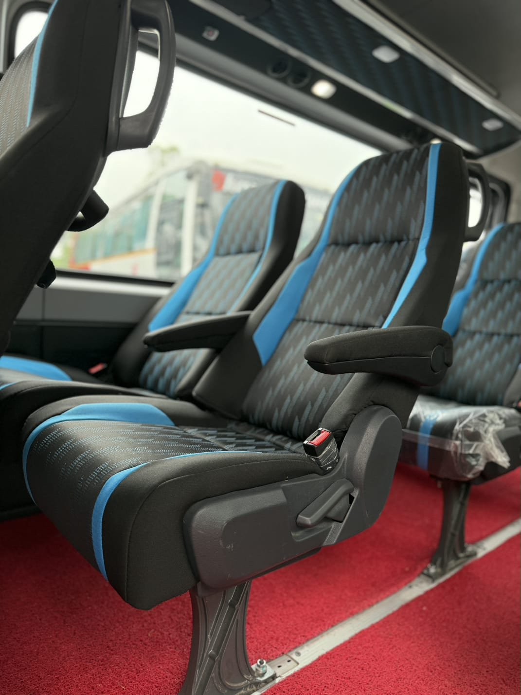 Urbania Tempo Traveller Hire in Chandigarh photo 3
