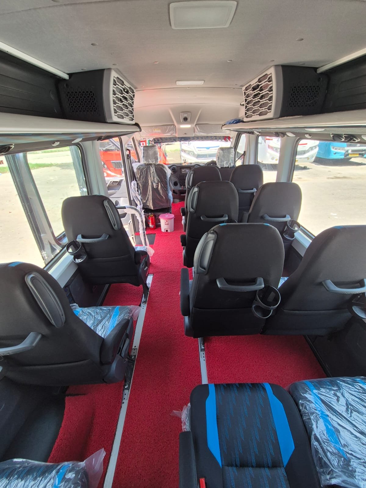 Force Urbania Hire in Chandigarh photo 2