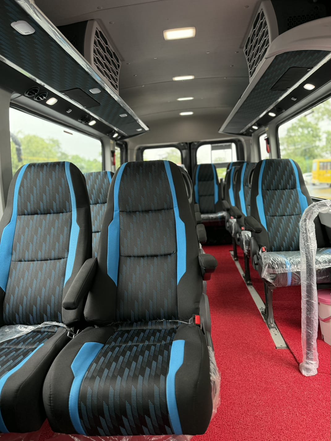 Force Urbania Hire in Chandigarh photo 4
